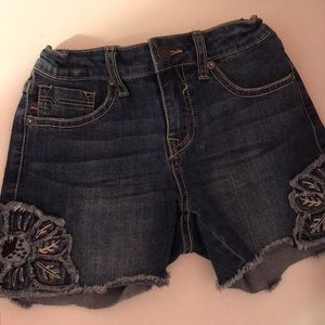 Flower embroidered shorts